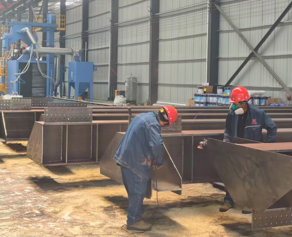 钢结构 ​پولات قۇرۇلما​