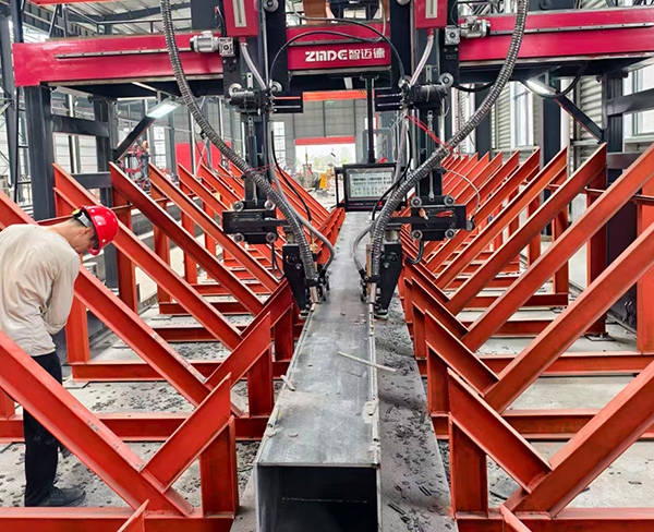 钢结构 ​پولات قۇرۇلما​